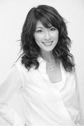 最新美魔女引领时尚新潮的魅力风暴